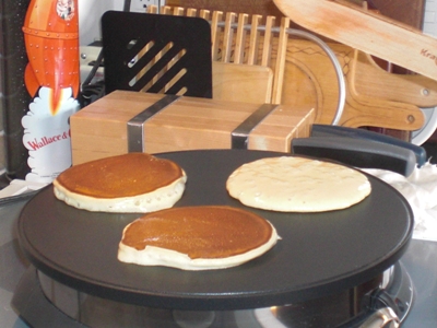 These are Norwegian pancakes (takke kaker).